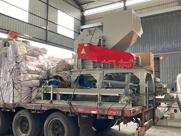 800型花盒破碎機發往貴州