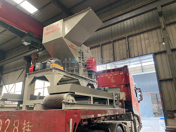 800型加長進料易拉罐破碎機發往福建福州