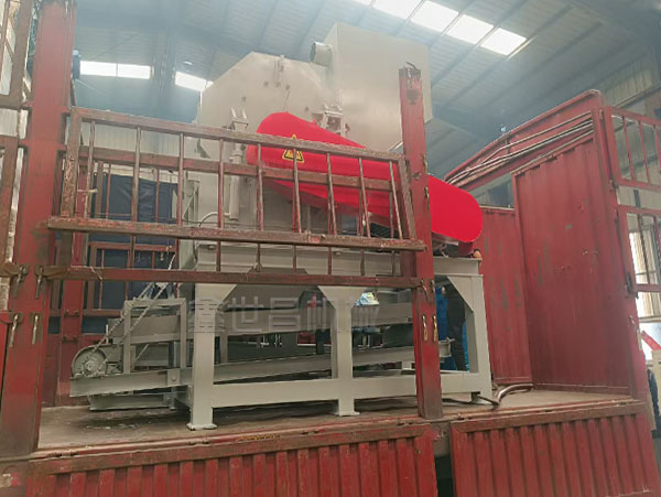 1000型破碎機發往江蘇